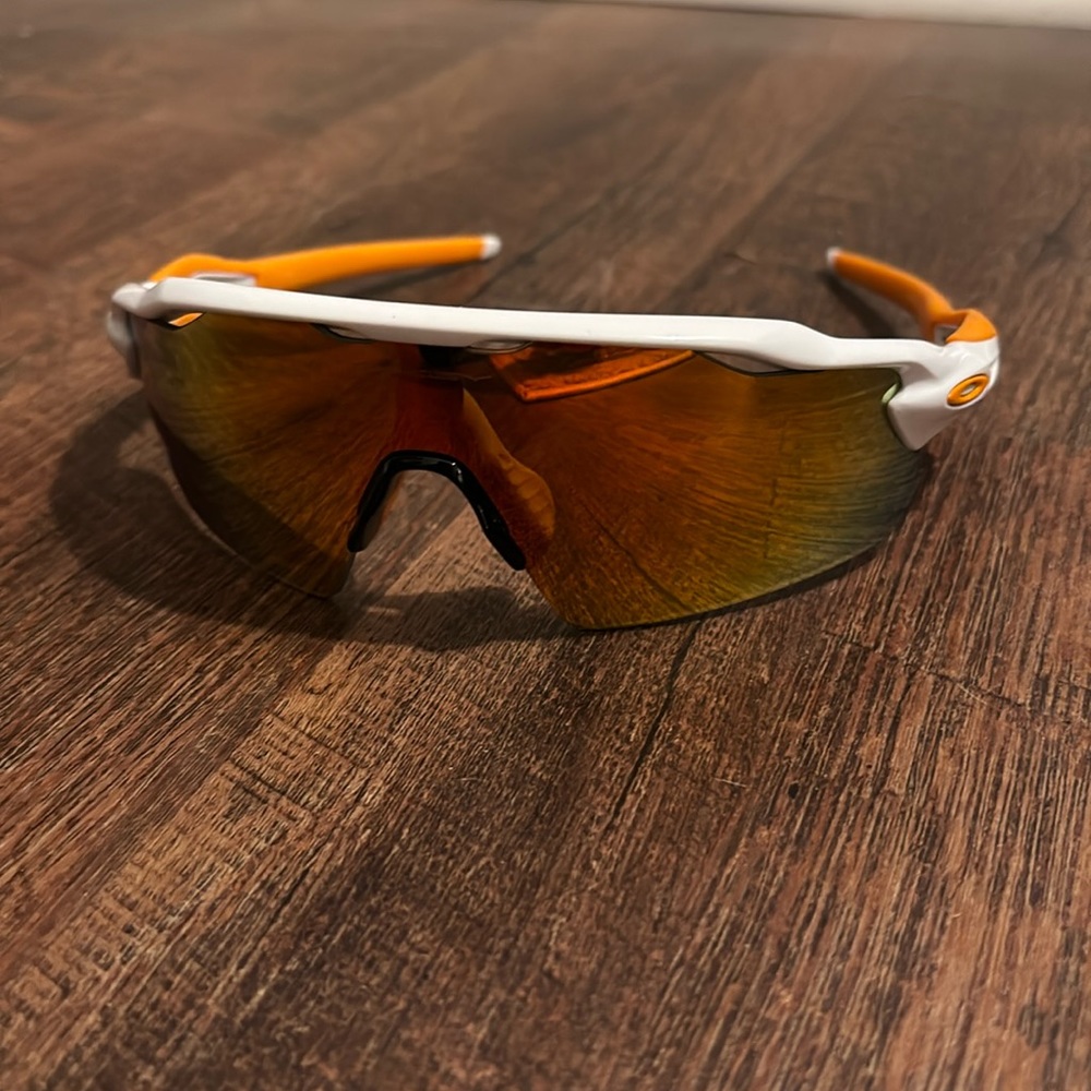 Oakley Sunglasses- EXCELLENT condition!